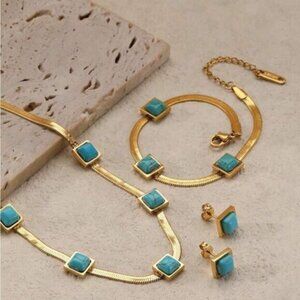 Gold and Turquoise bracelet N943